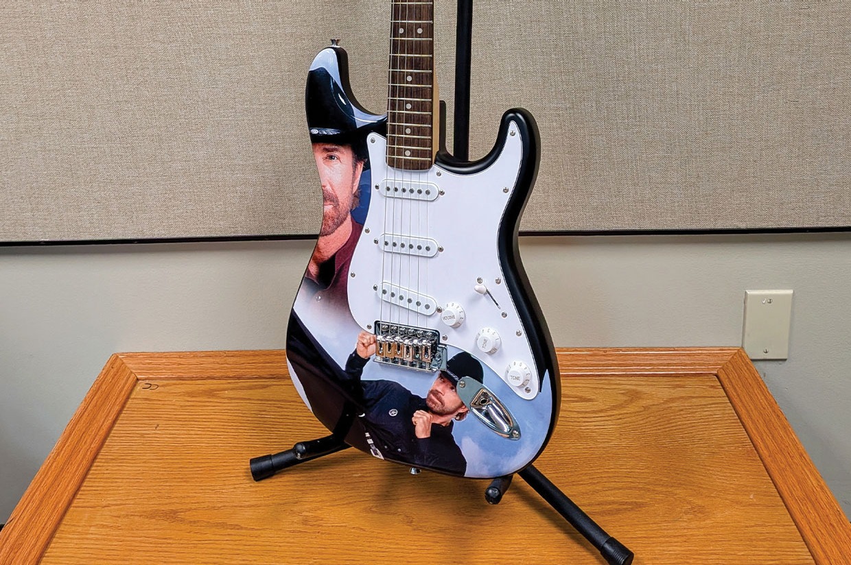 Six‑Stringed Side Kick