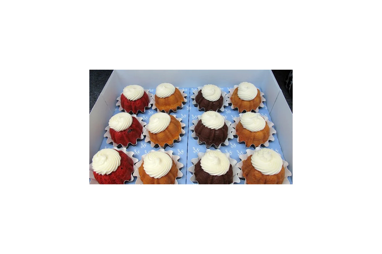 Nothing Bundt DOZEN Bundtinis, Est. value 21 2021 Chocolate Fling
