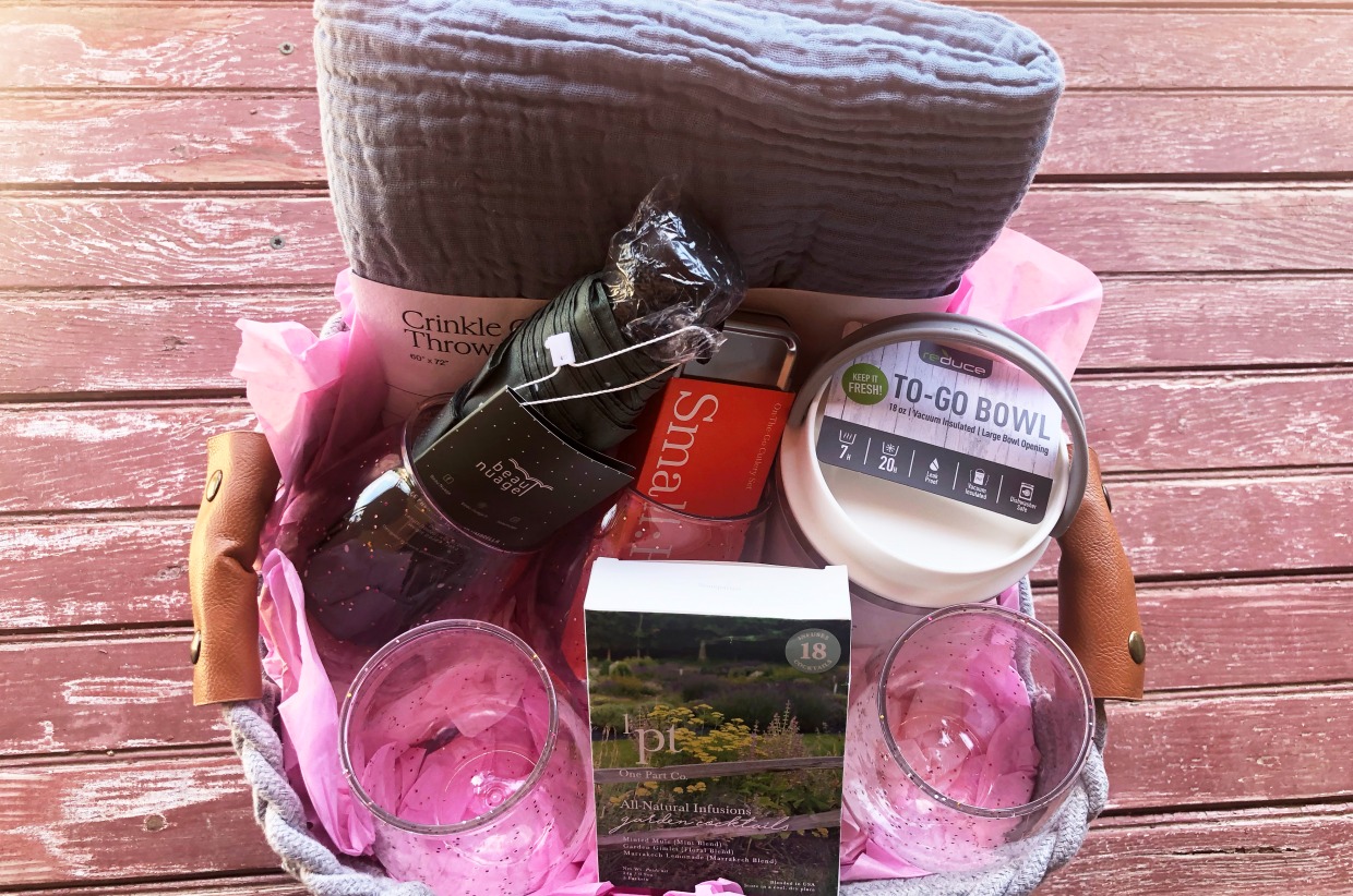 Picnic Kit Basket 2022 Lancaster Farm Sanctuary Auction Lancaster