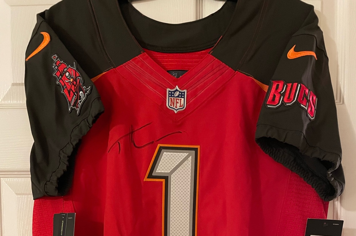 Tampa Bay Buccaneers Jersey Autographed by Tim McGraw 2022 Country