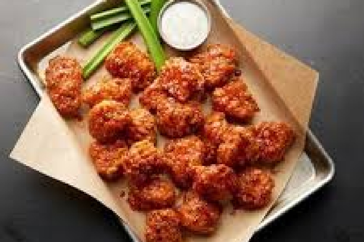 [Value 80] Buffalo Wild Wings Gift Basket & Gift Card Summer 2024