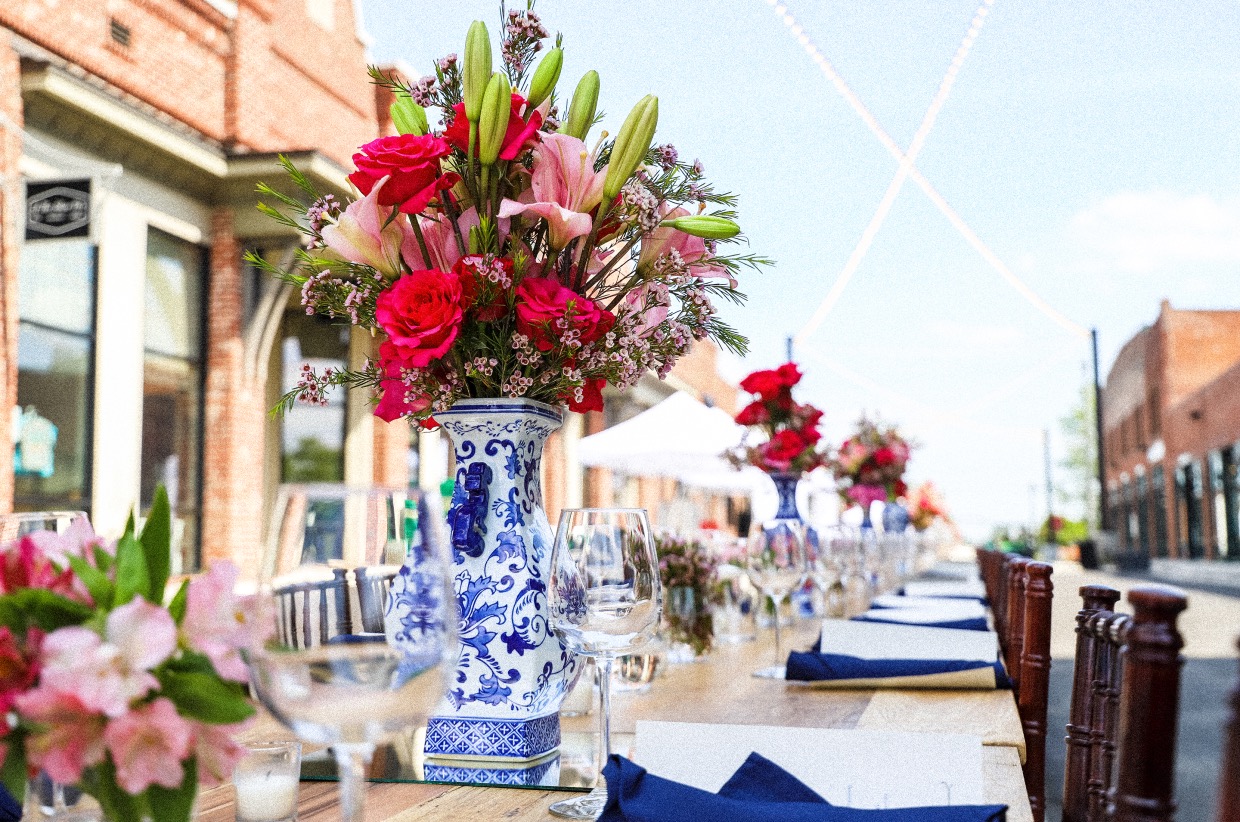 Dinner on First Table 4 - Active