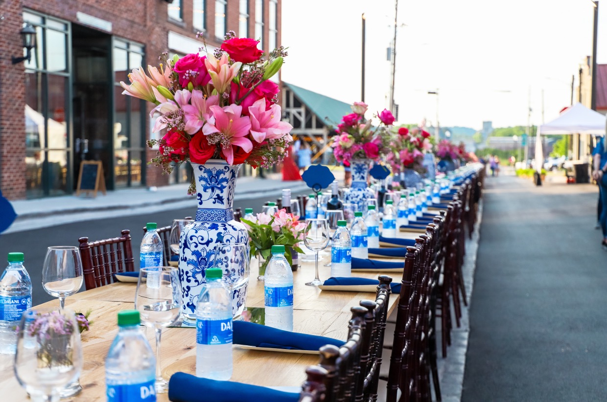 Dinner on First Table 12 - Active