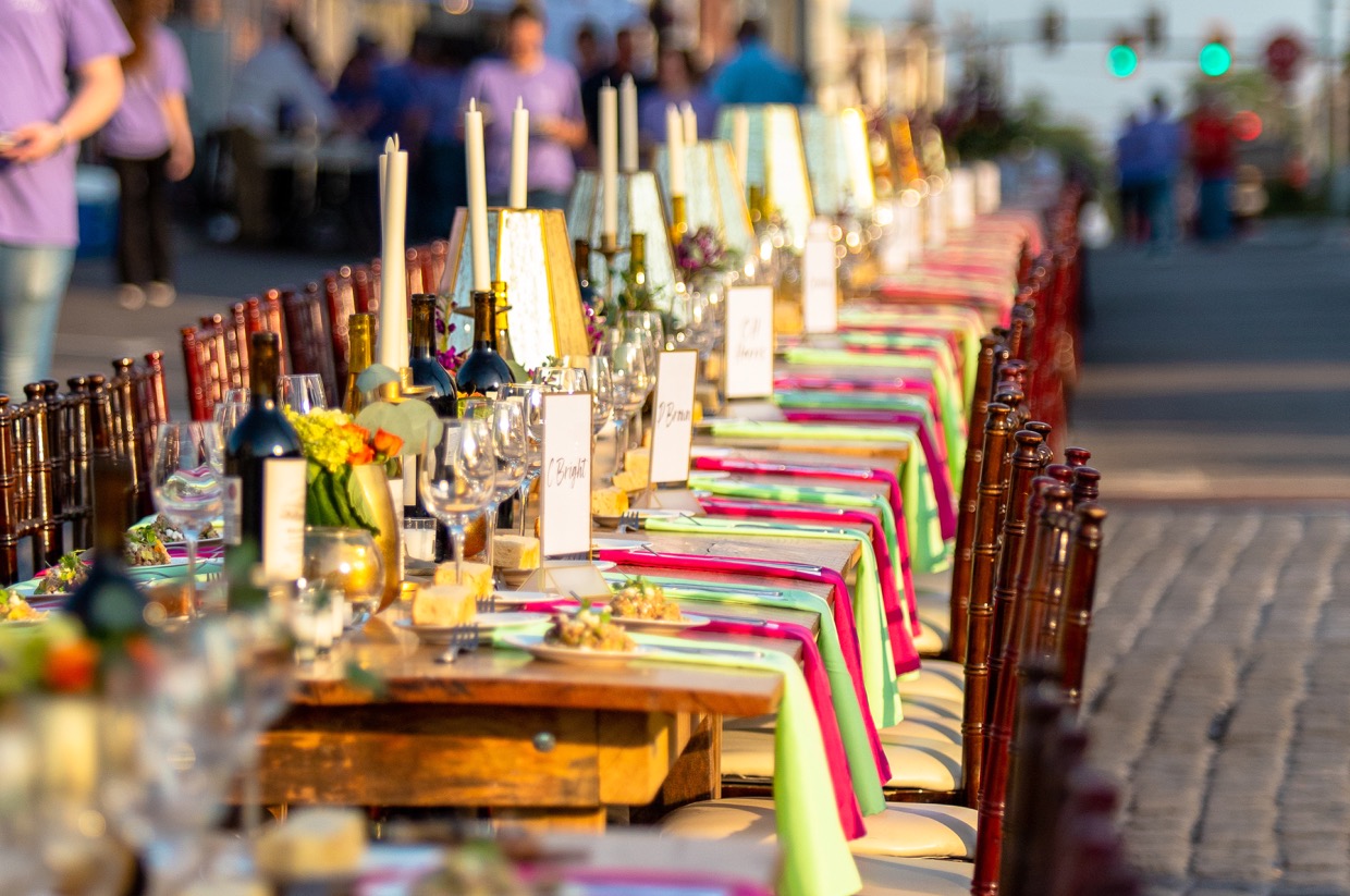 Dinner on First Table 24 - Active