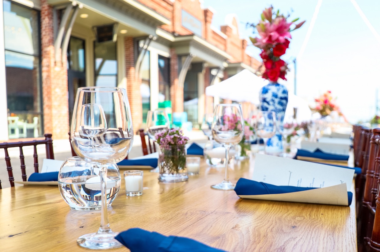 Dinner on First Table 29 - Active
