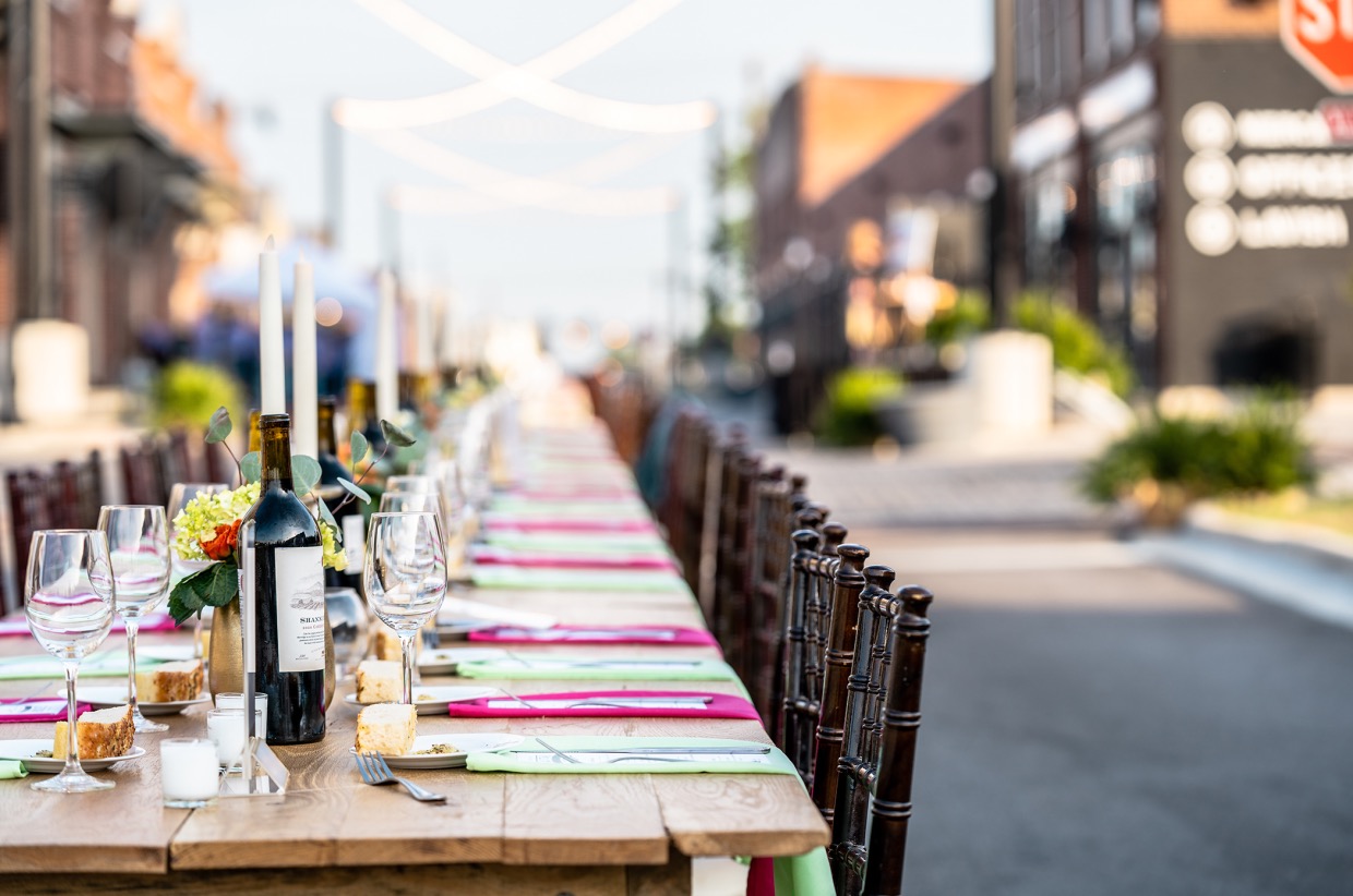 Dinner on First Table 30 - Active