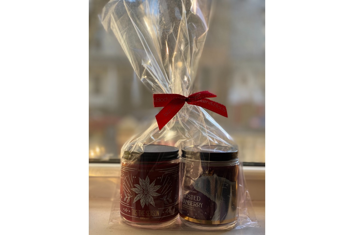 White Barn Single Wick Holiday Candle Set IS 171 Christmas Auction